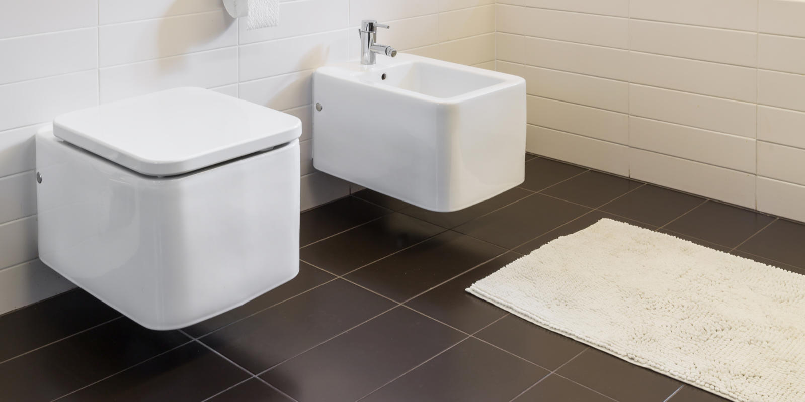 hangend toilet laten plaatsen kosten